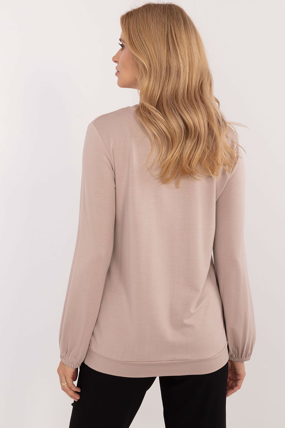 Blouse model 208240 Relevance