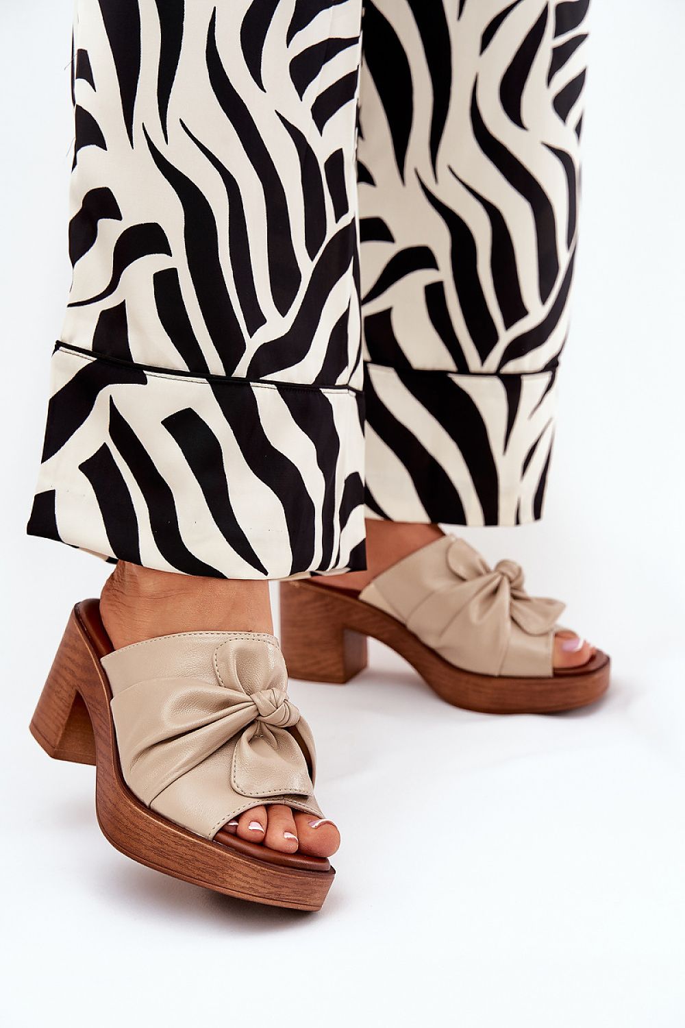 Heeled sandals model 209935 Step in style