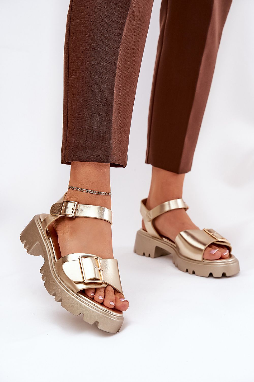 Sandals model 210051 Step in style