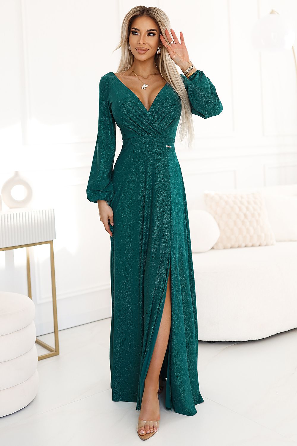 Long dress model 210098 Numoco