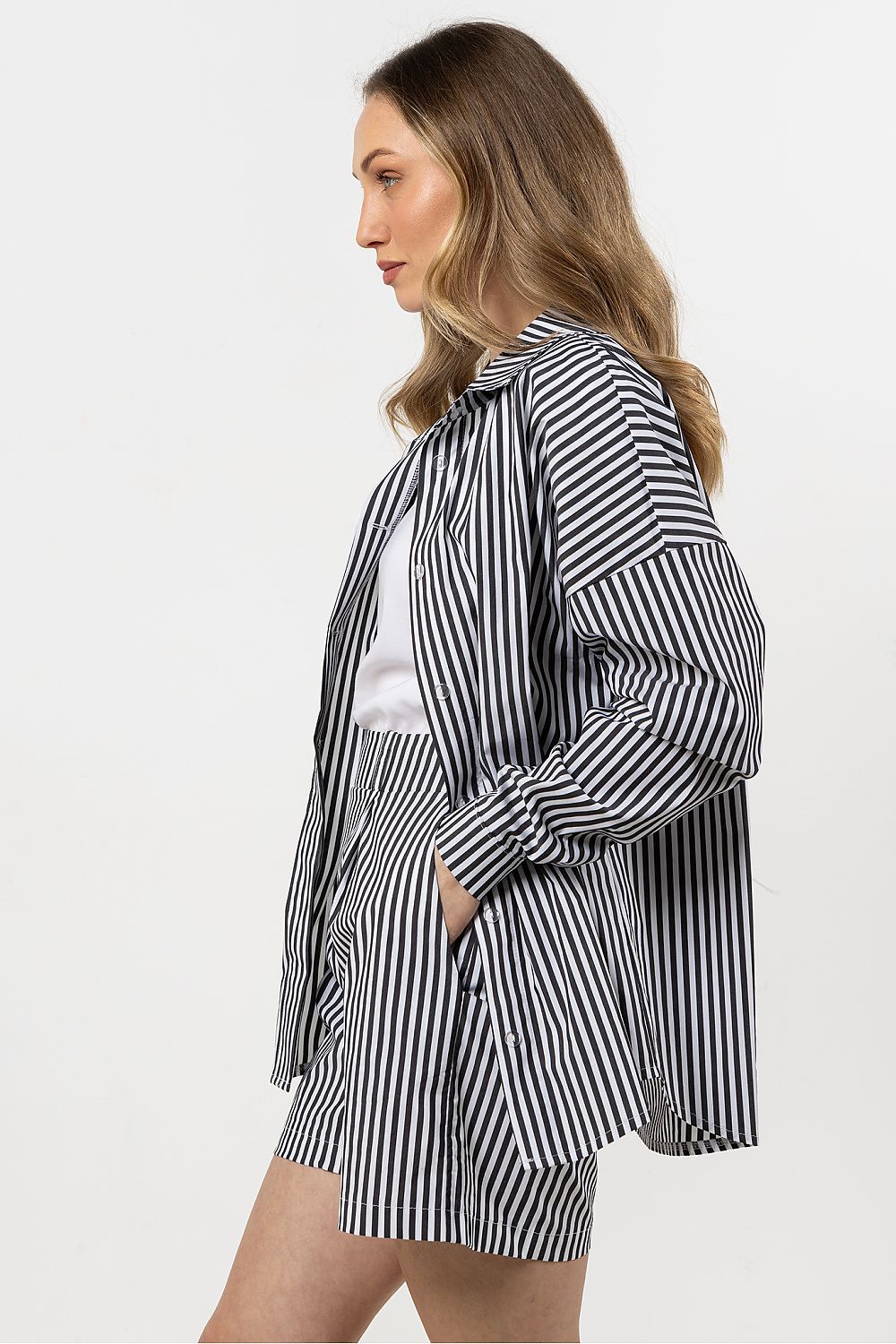 Long sleeve shirt model 212200 awama