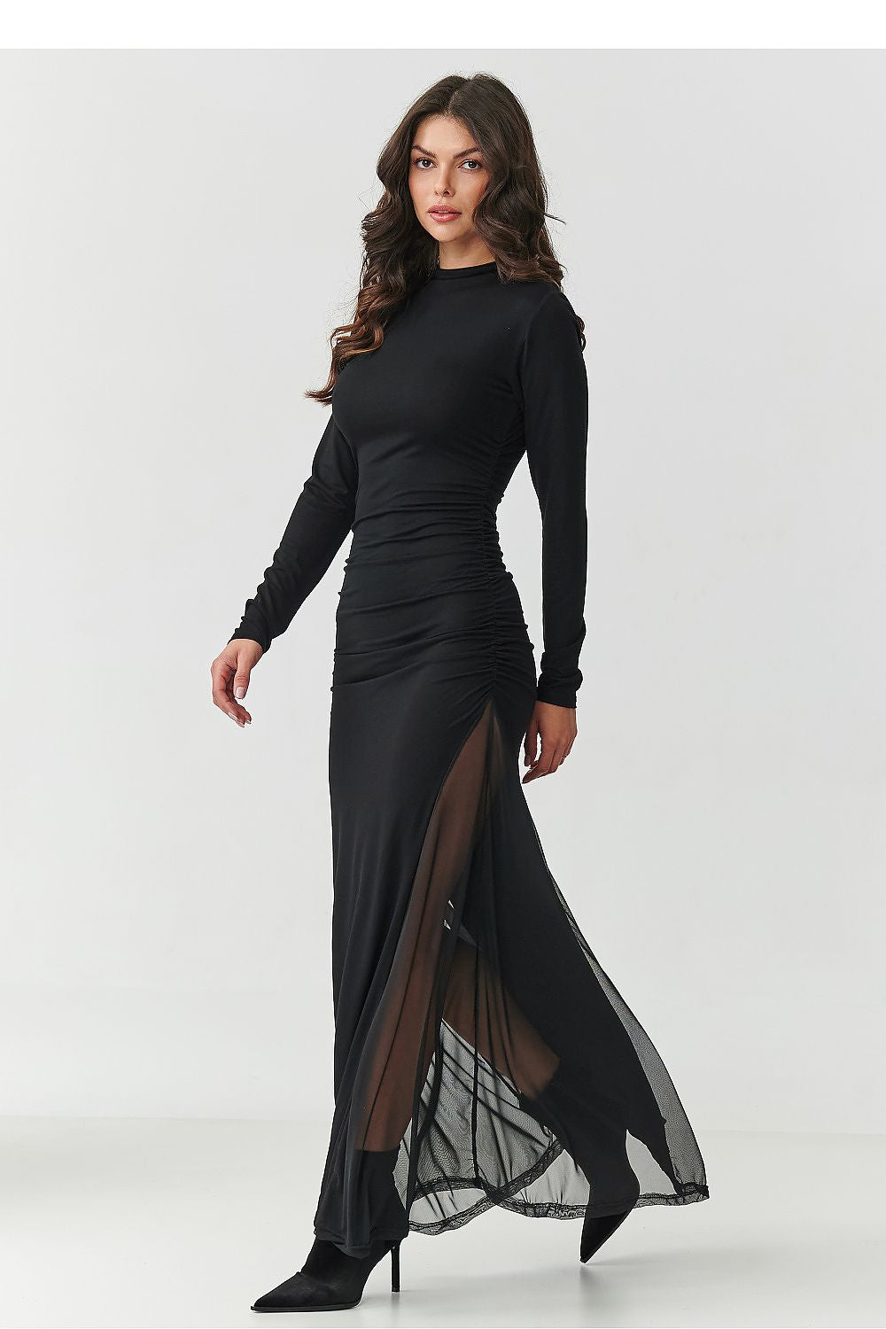 Long dress model 218109 Makadamia