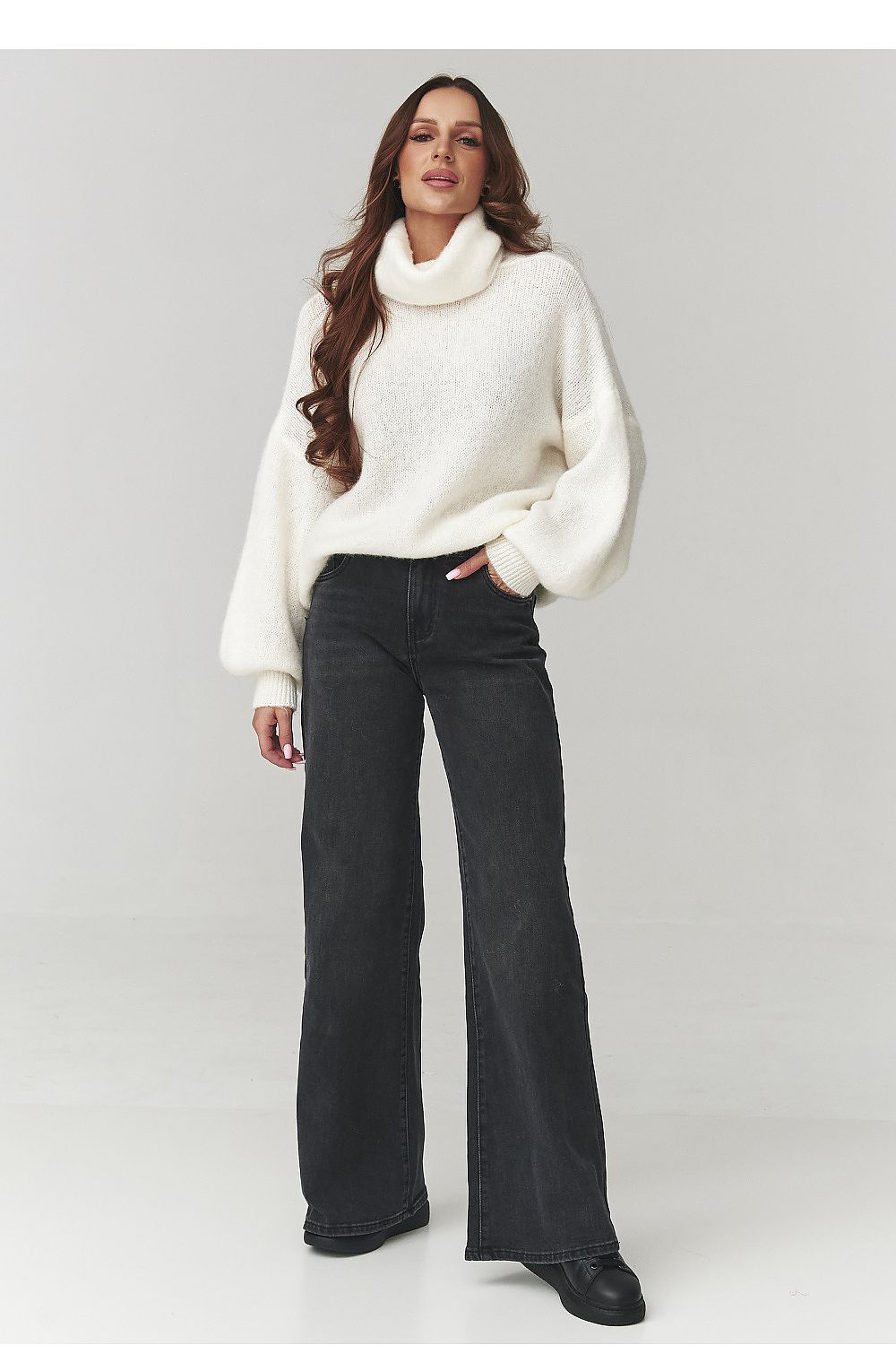 Turtleneck model 220793 Makadamia