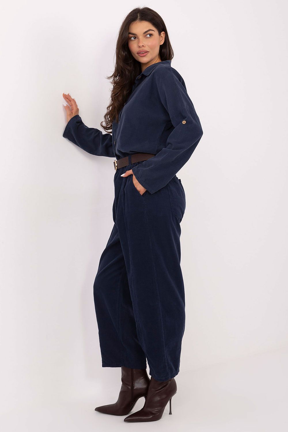 corduroy trousers model 220818 Italy Moda