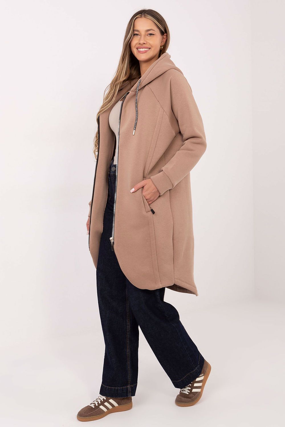 Sweatshirt model 221802 Relevance