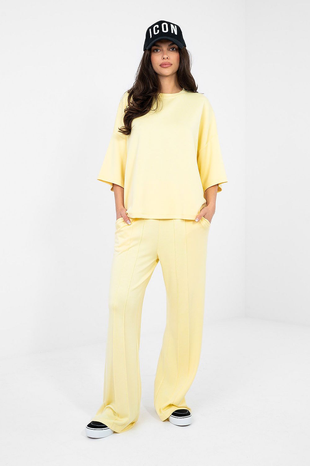 Blouse model 224646 Rue Paris