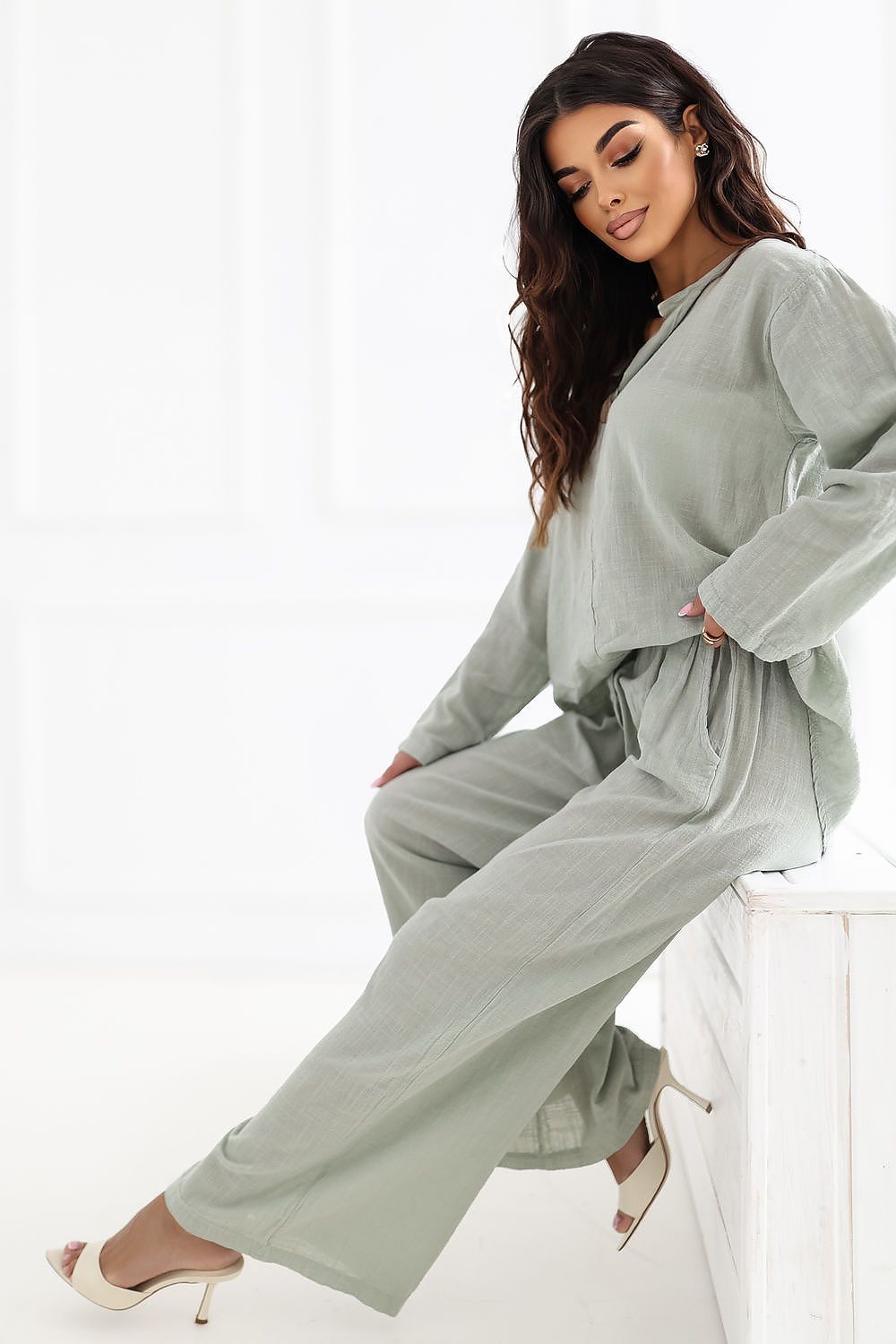 Women trousers model 226445 Italy Moda