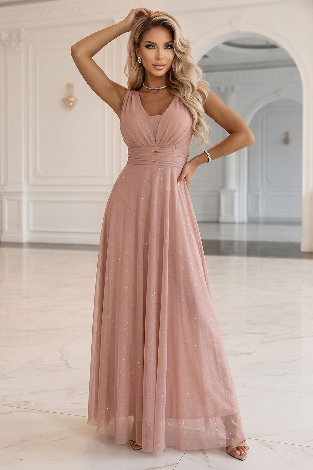 Long dress model 227074 Numoco