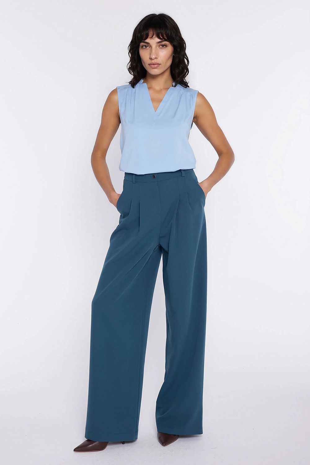 Women trousers model 227150 Nife