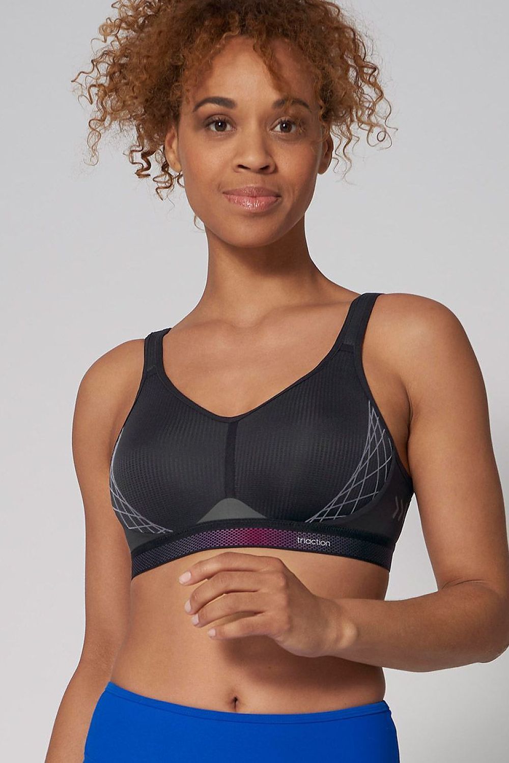 Sports bra model 230255 Triumph