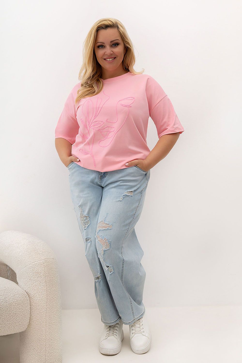 Plus size T-shirt model 230454 Relevance
