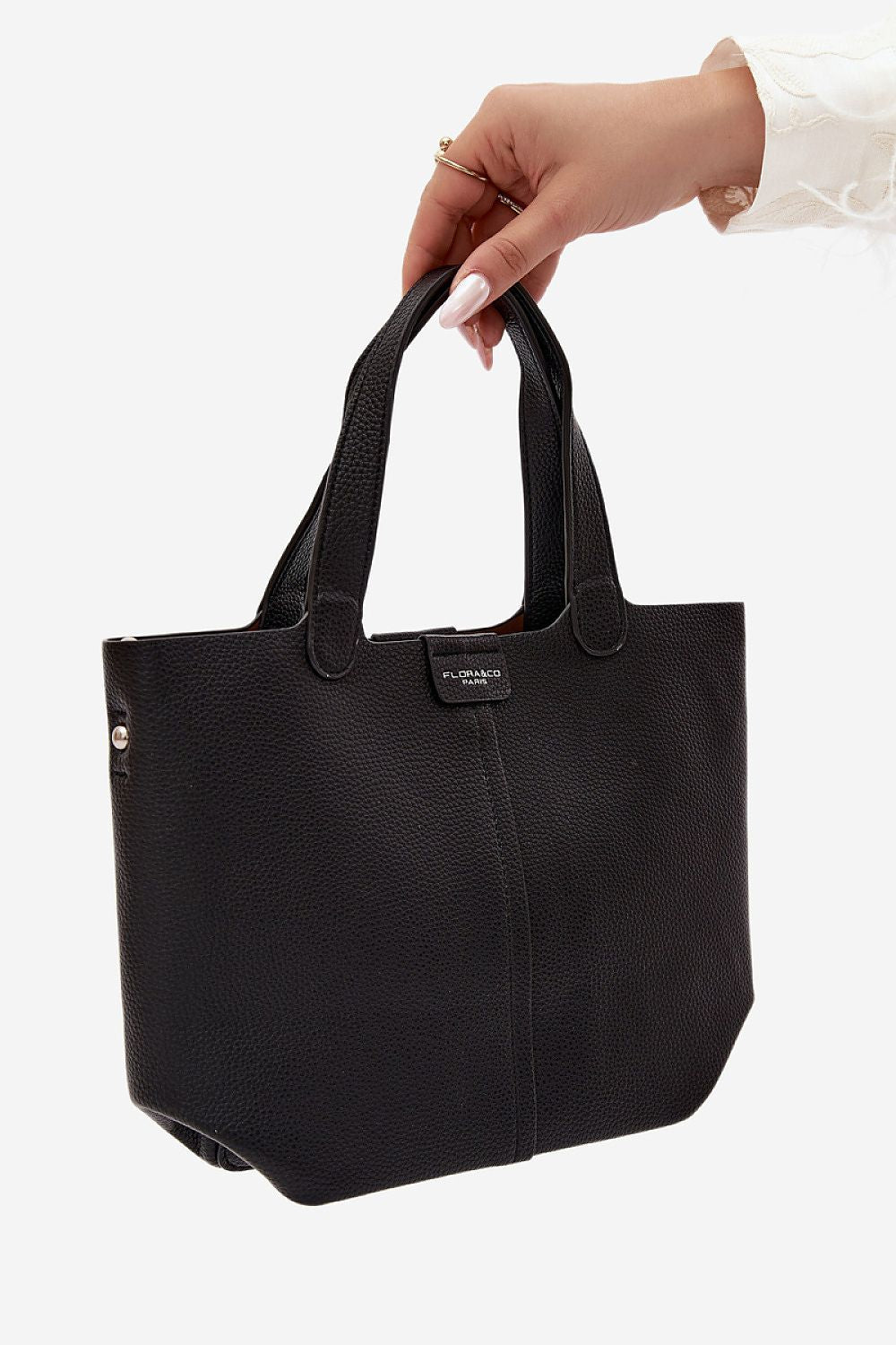 Everyday handbag model 230535 Step in style