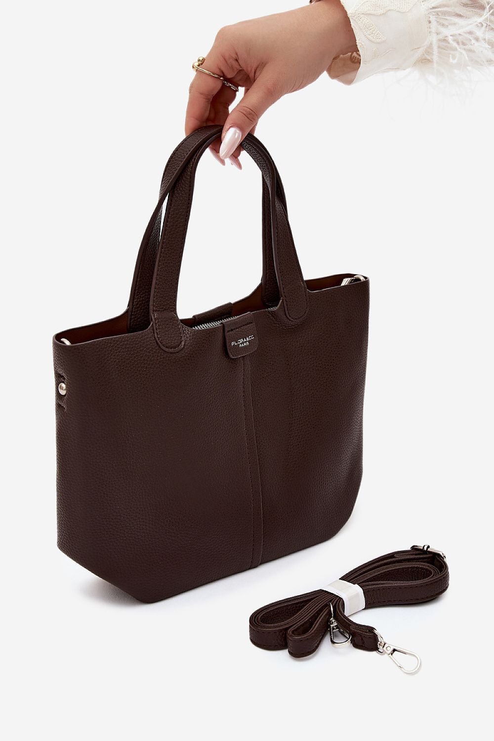 Everyday handbag model 230536 Step in style