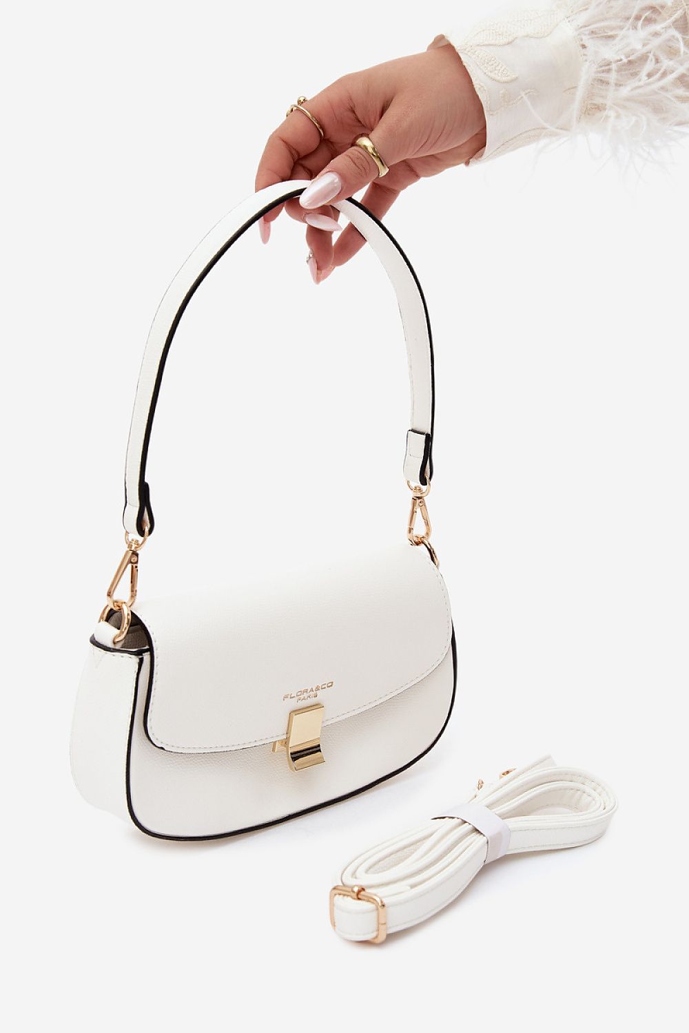Everyday handbag model 230540 Step in style
