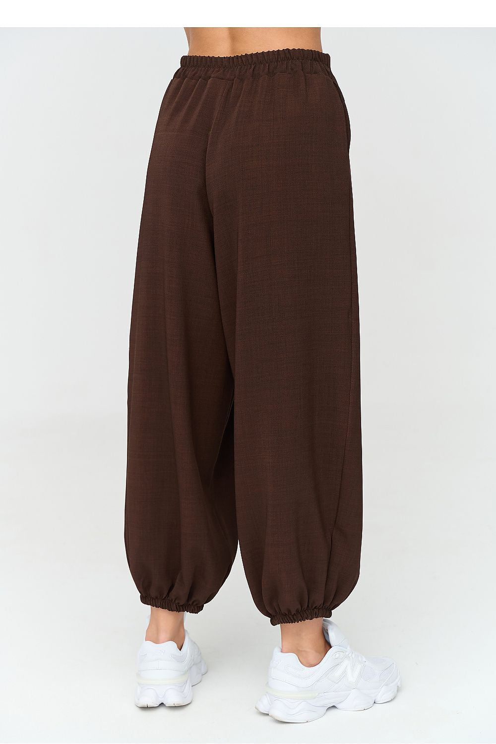 Harem trousers model 231996 Makadamia