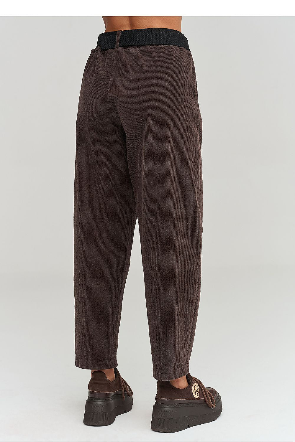 corduroy trousers model 232016 Makadamia