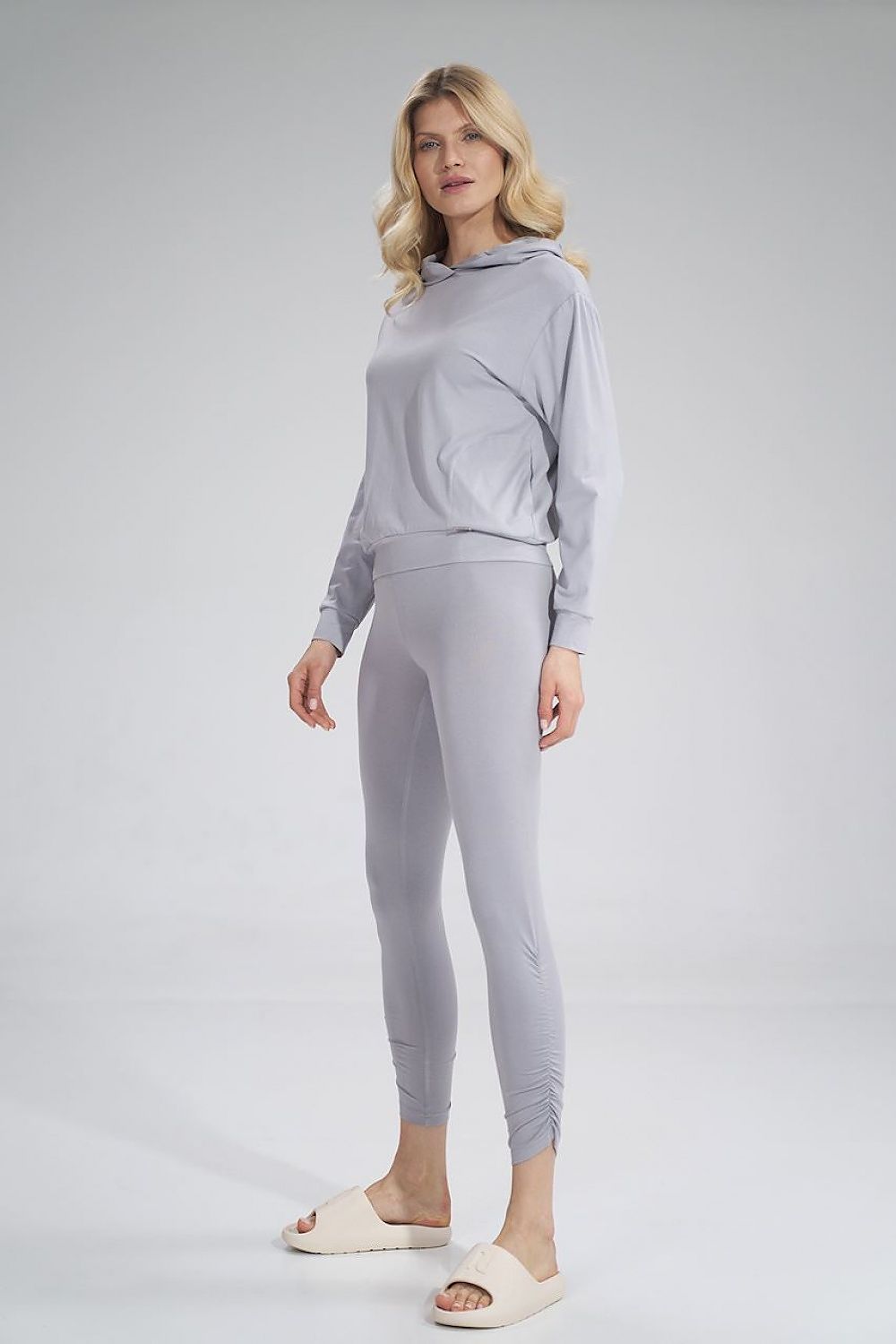 Long leggings model 155963 Figl