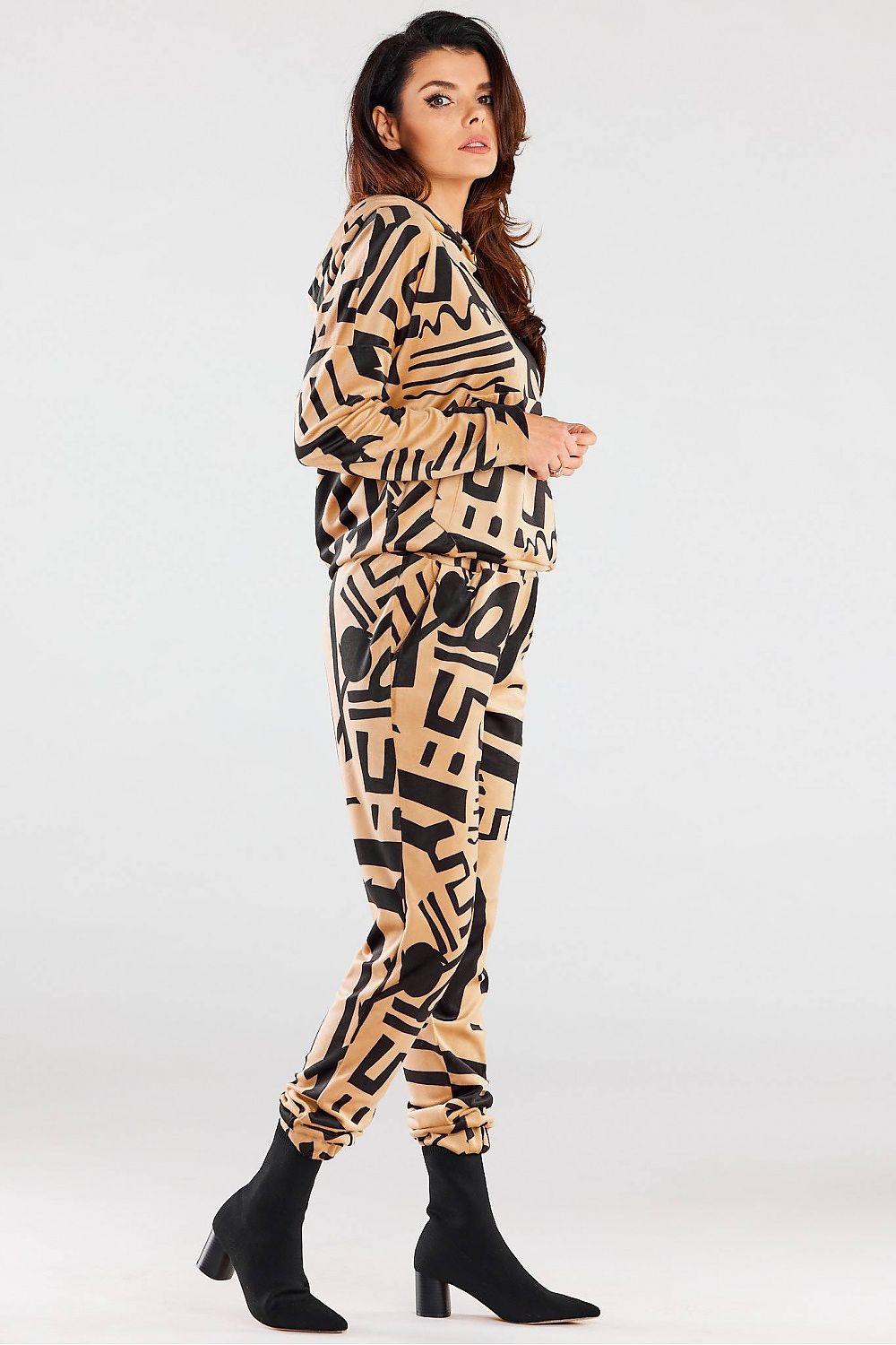 Women trousers model 176863 awama