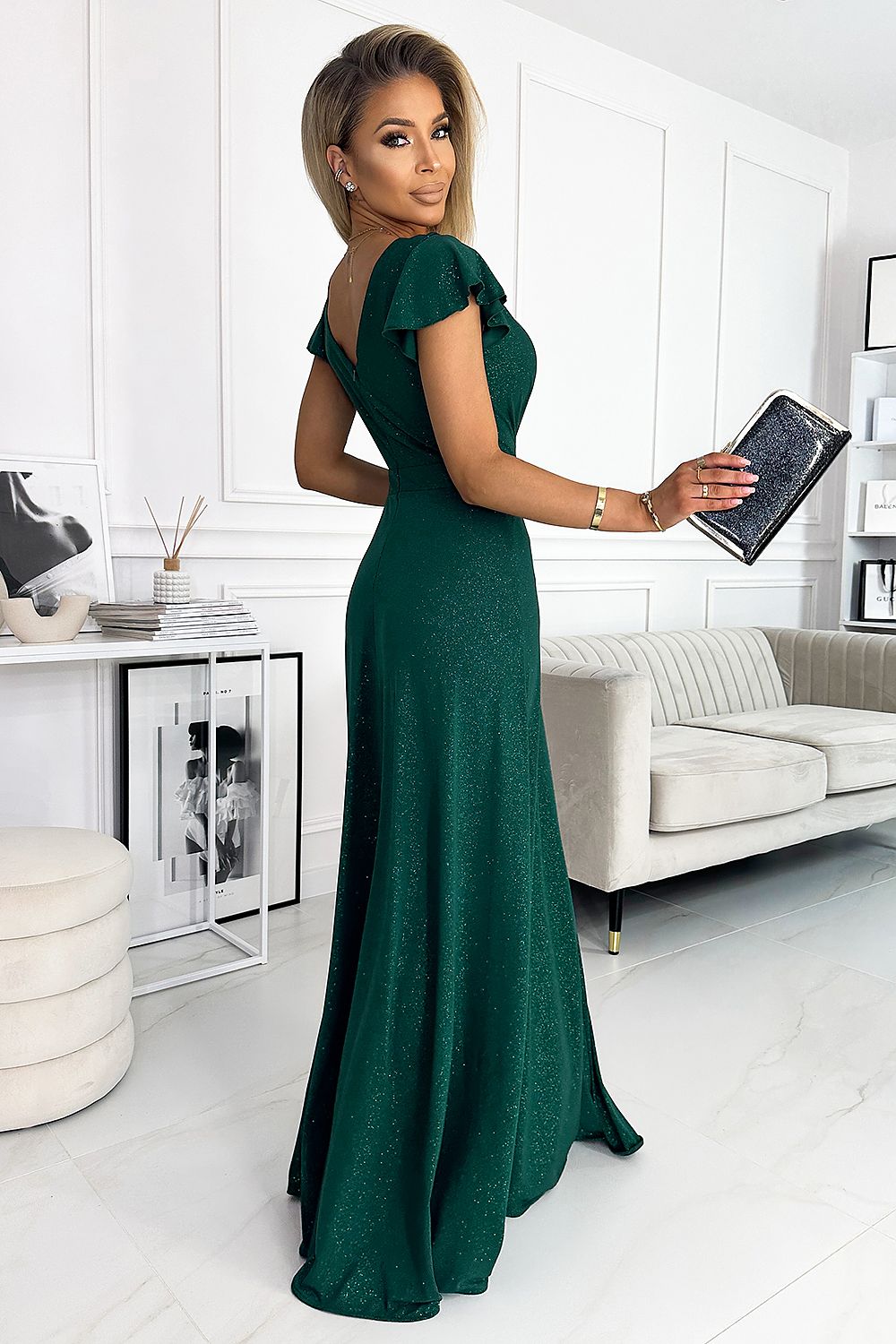 Long dress model 177052 Numoco