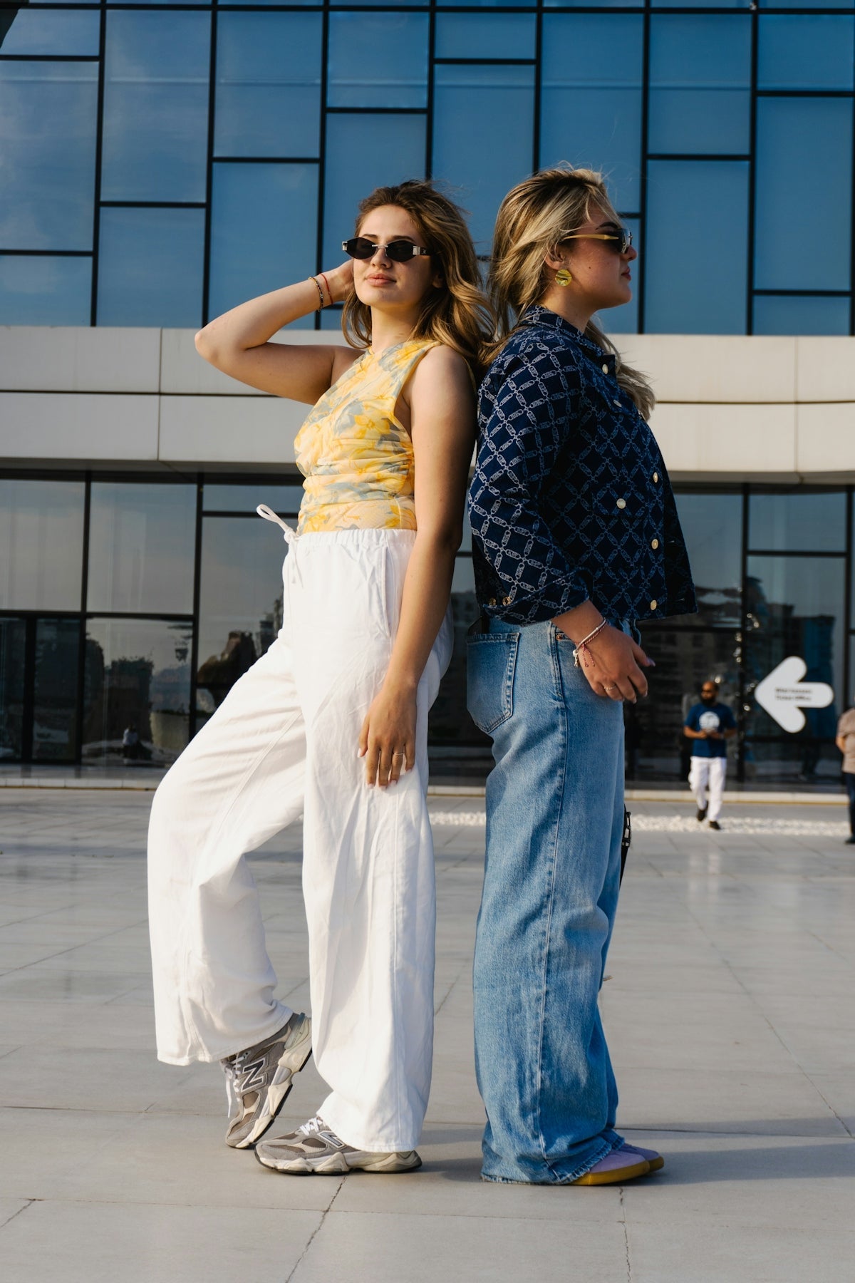 A Guide to Navigating Gender-Neutral Styles in Women's Fashion - GMS