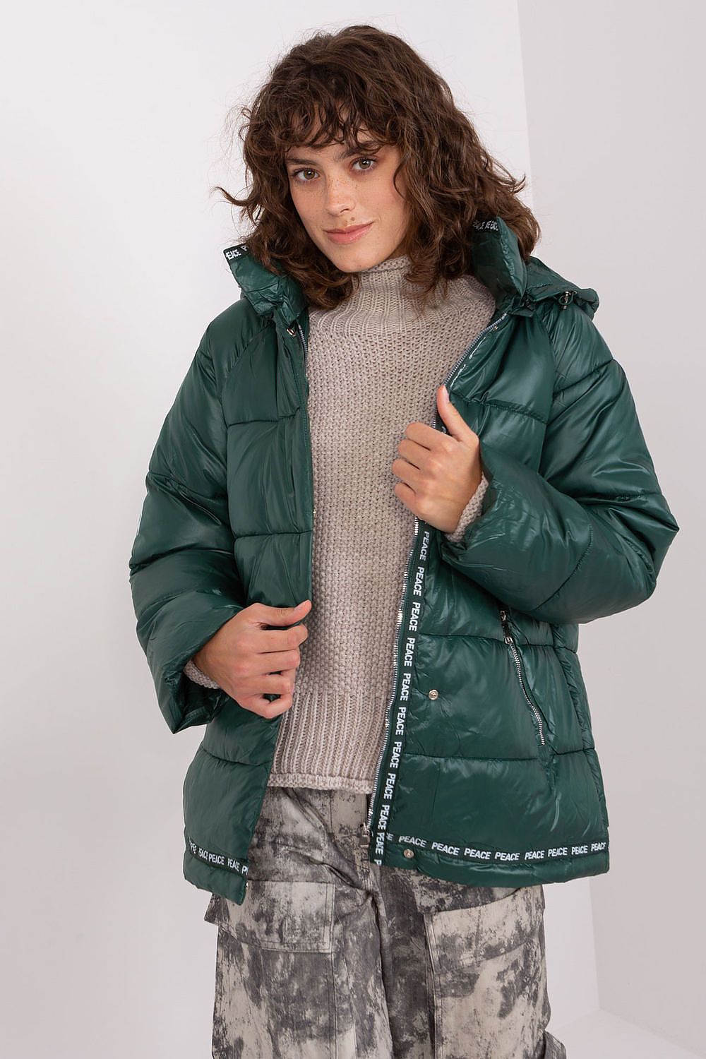  Jacket model 190271 Trendy. ING 