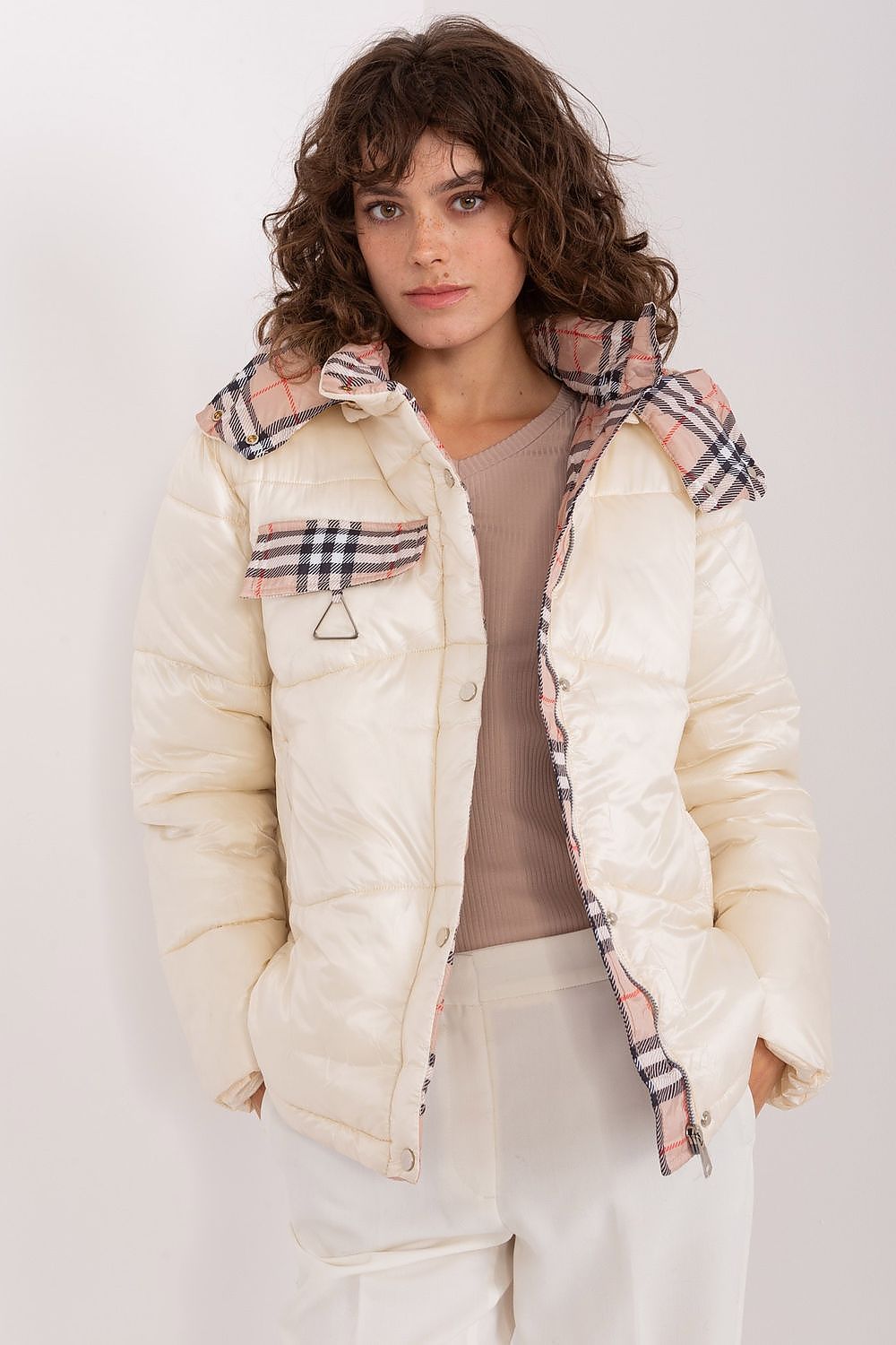  Jacket model 190274 Trendy. ING 
