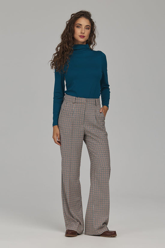  Women trousers model 231658 Nife 
