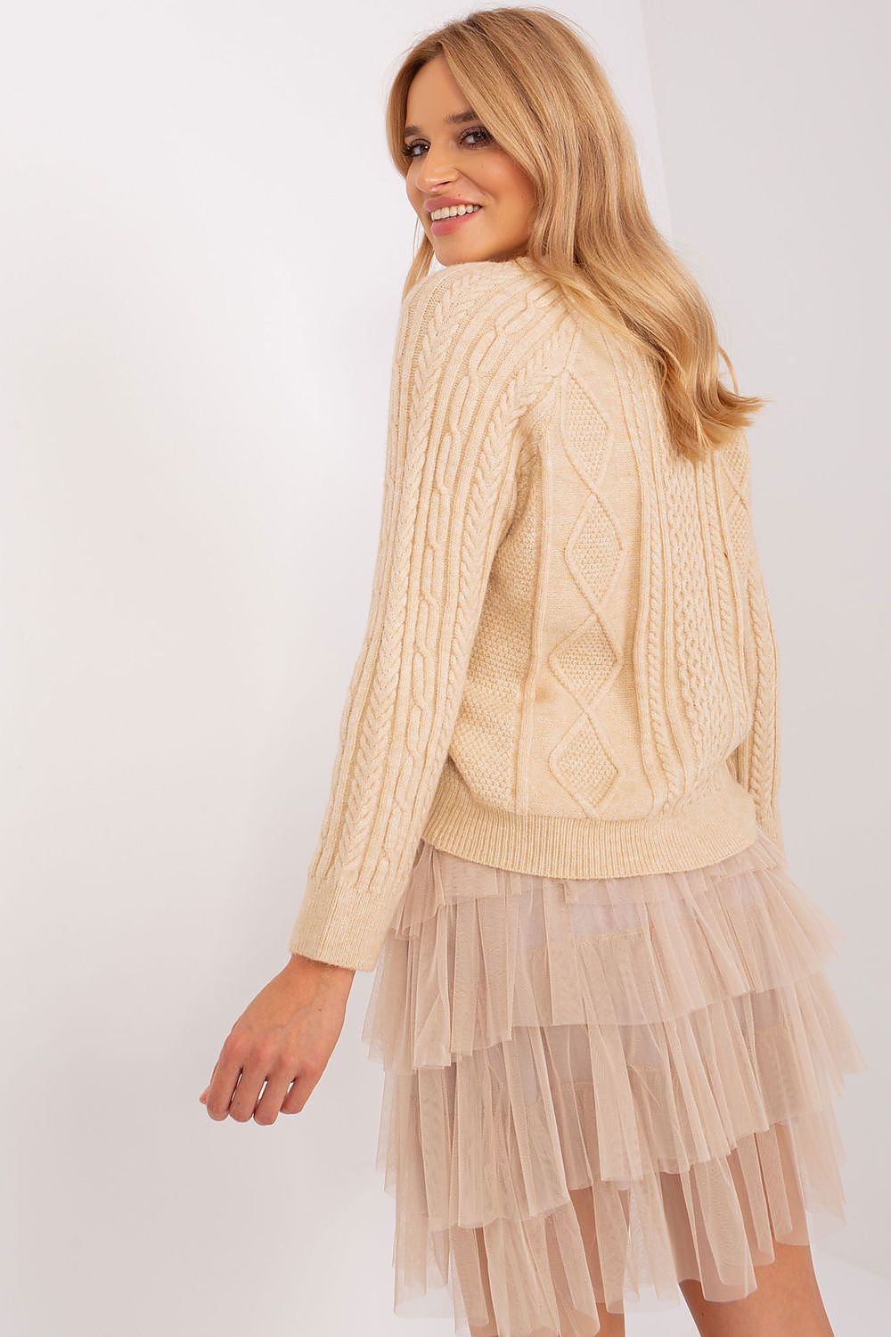  Cardigan model 186811 AT 